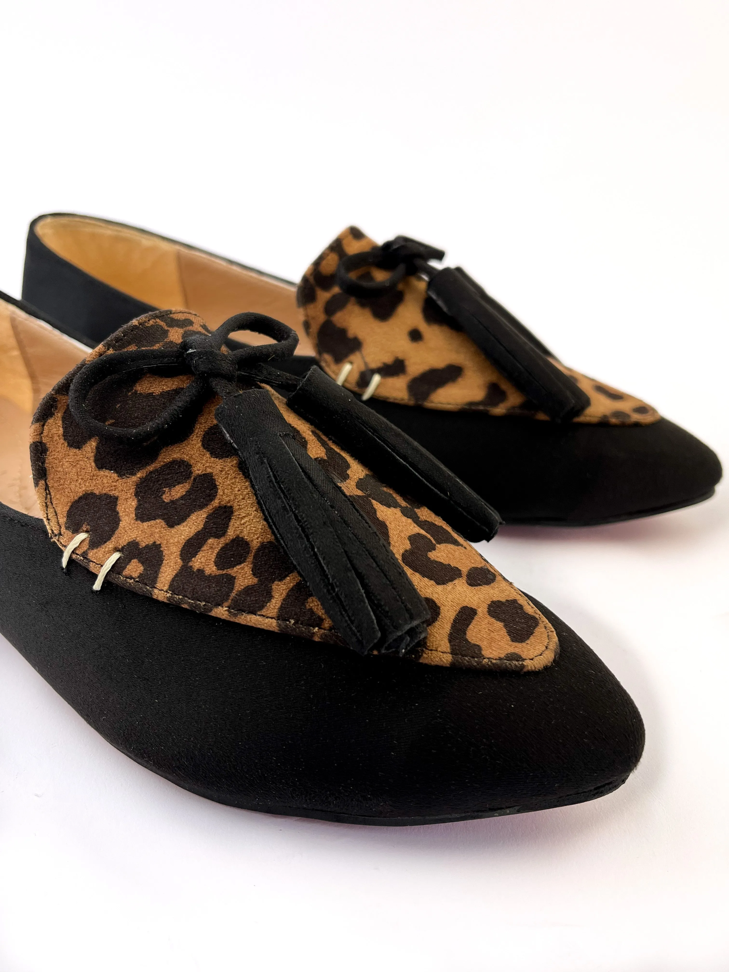 Leopard Pointed Bow Tasseled Loafers