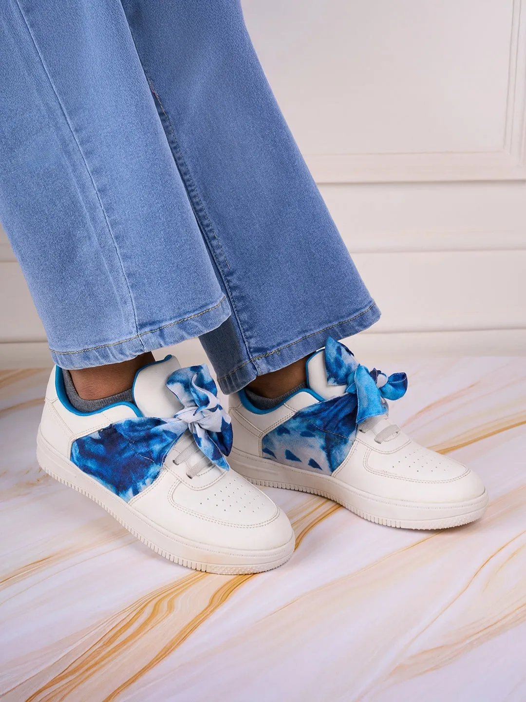 Women's White Fashion Sneakers (IU1016)