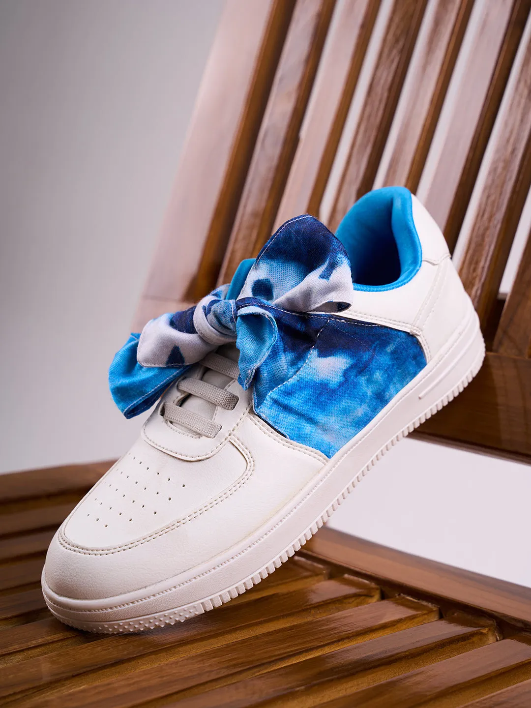 Women's White Fashion Sneakers (IU1016)